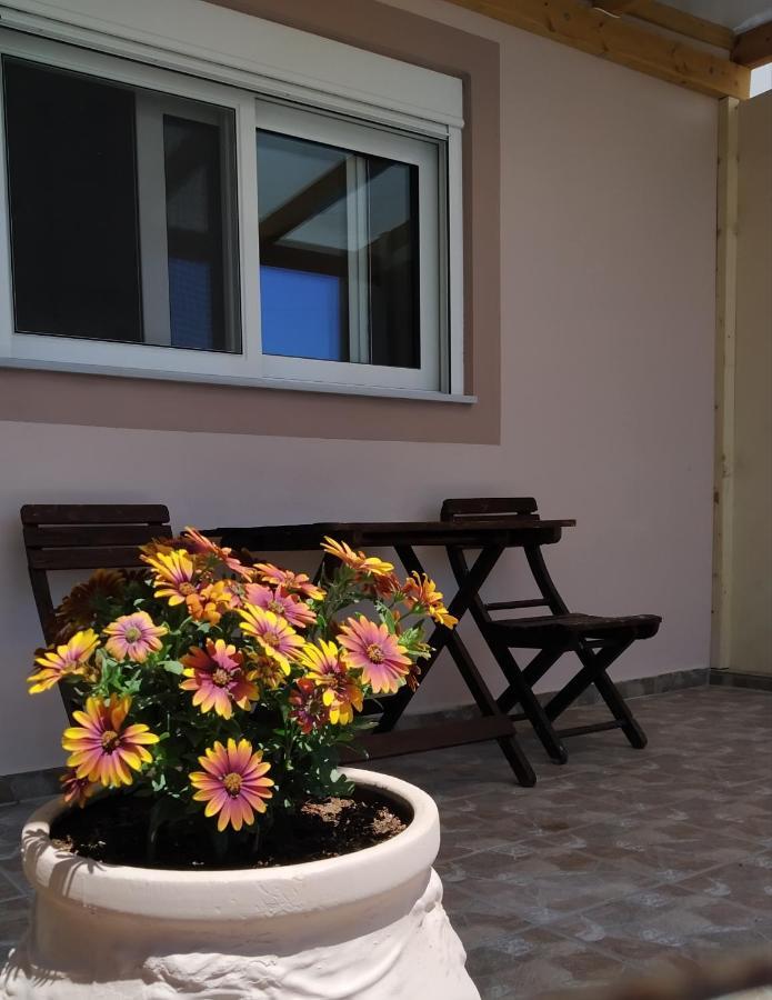 Sun And Sea 2 Elika Lakonias Apartment Bagian luar foto